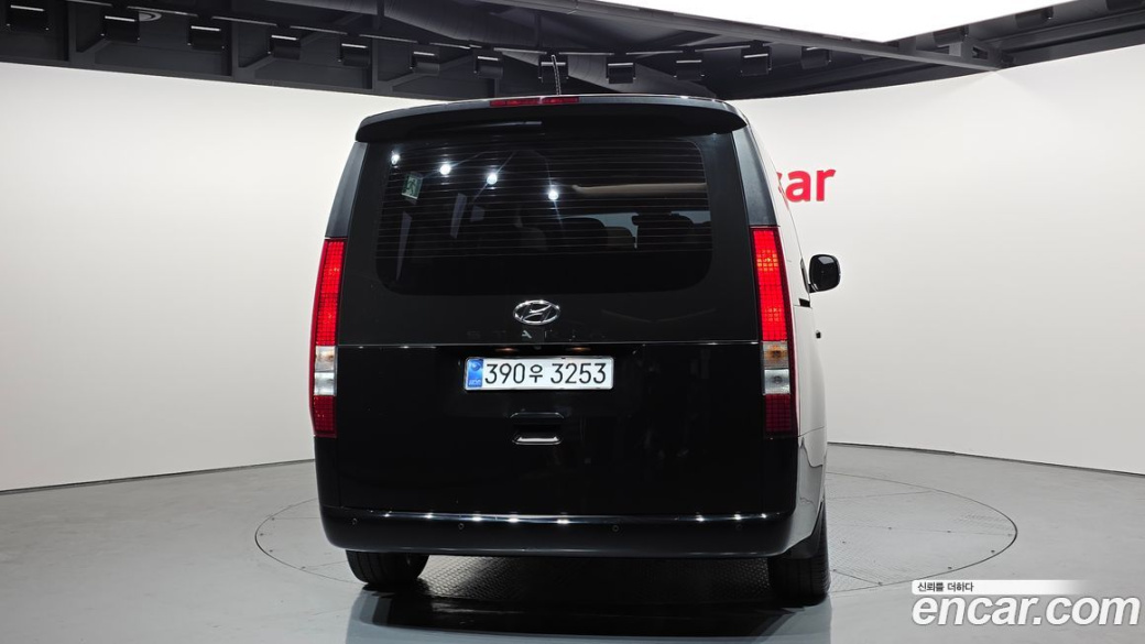 Hyundai Staria Tourer 9-Seater, 2024