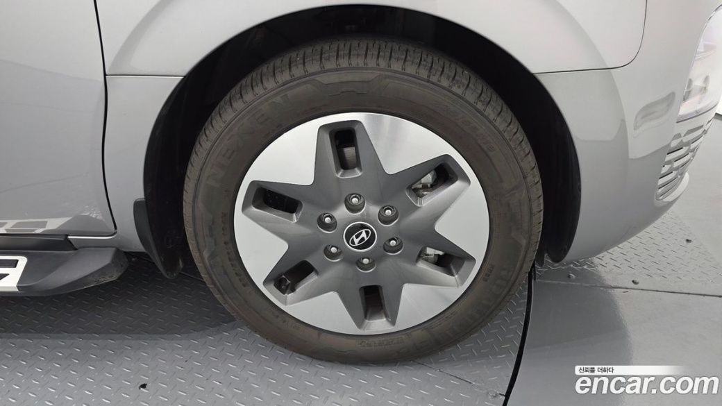 Hyundai Staria Tourer 9-Seater, 2025