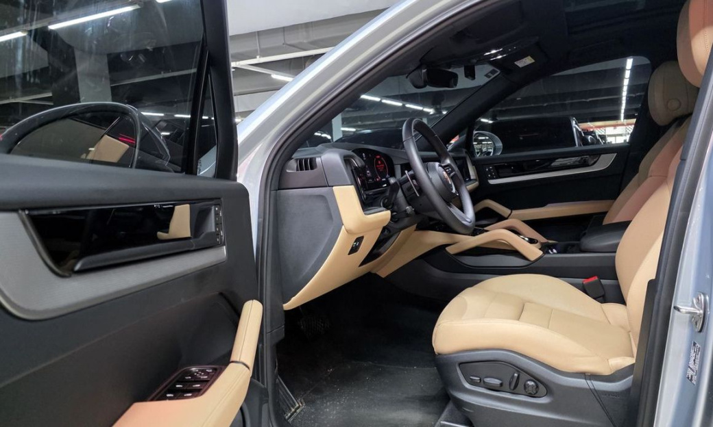 Porsche Cayenne 3.0, 2025