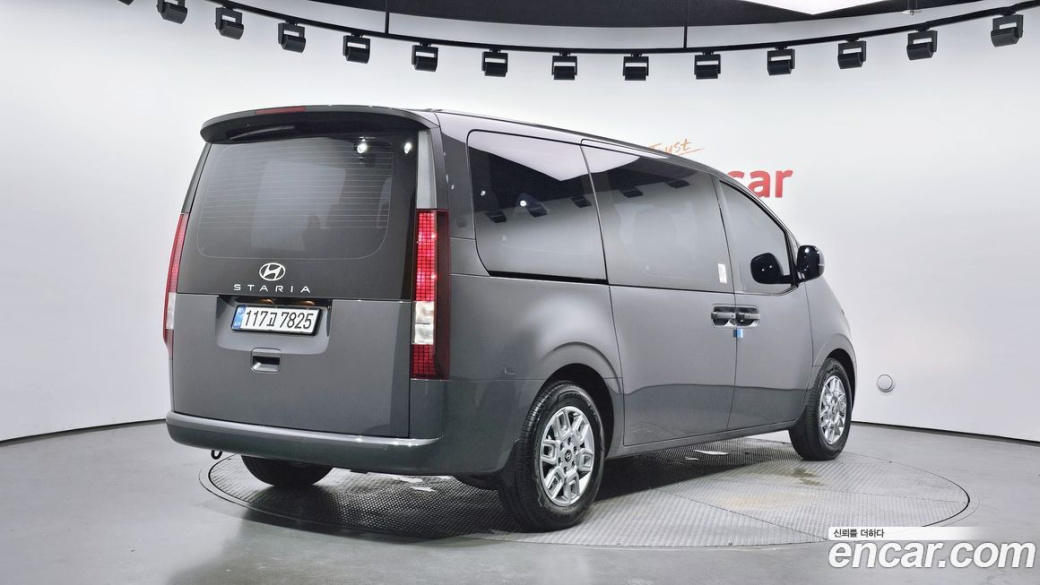 Hyundai Staria Tourer 9-Seater, 2025