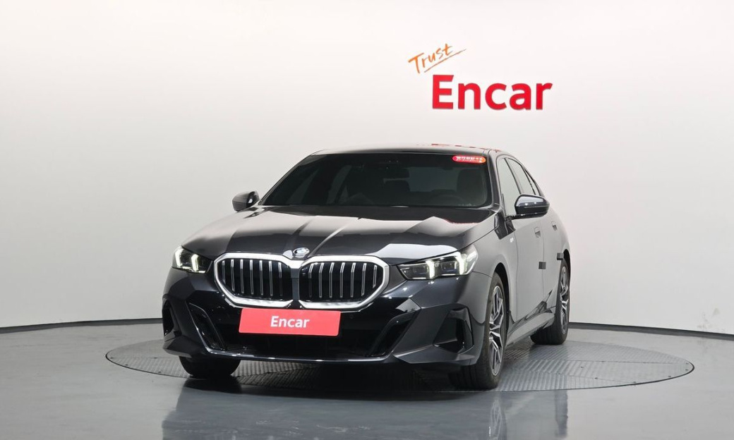 BMW 5-Series 520i M Sport, 2025