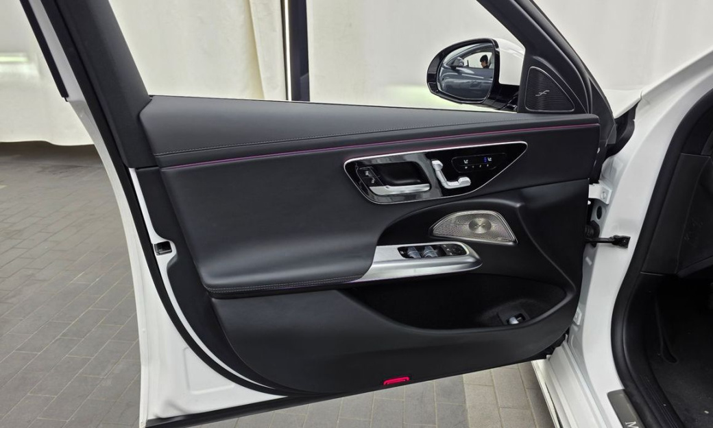 Mercedes-Benz E-Class E300 4MATIC Exclusive, 2024