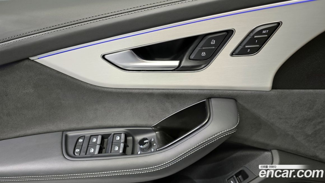 Audi Q8 55 TFSI Quattro Premium, 2023