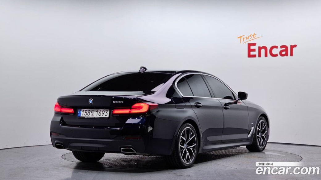 BMW 5-Series 530i M Sport Package, 2022