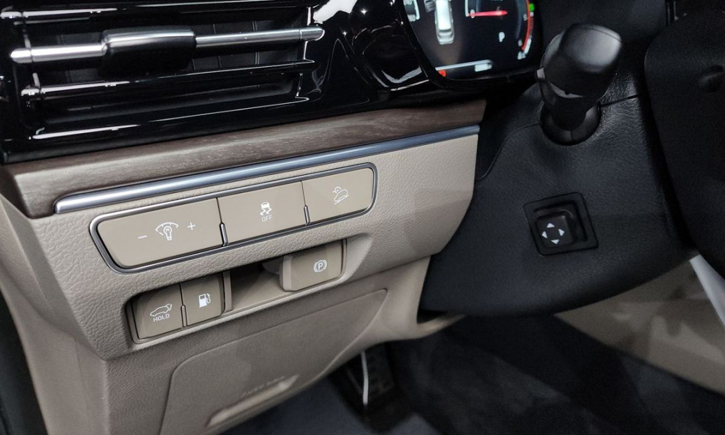 Kia Mohave Diesel 3.0 4WD 7-Seater, 2024