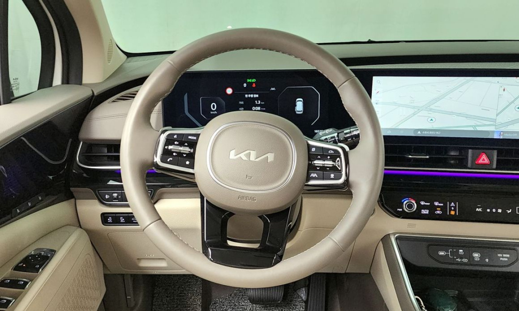 Kia Carnival 9-Seater Signature, 2025