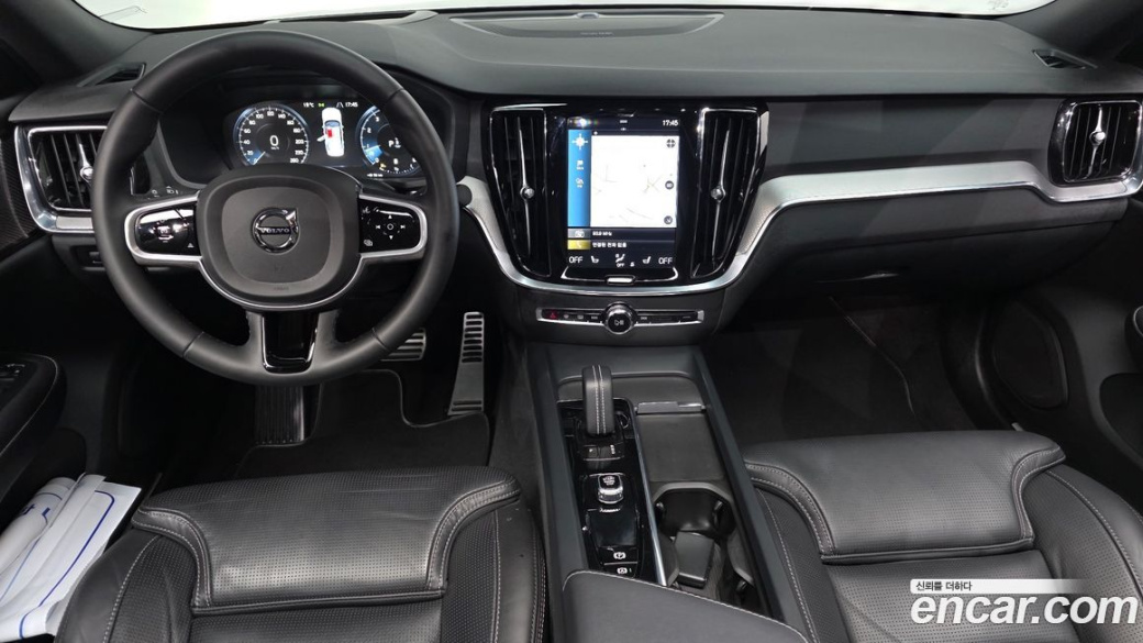 Volvo S60 B5 R-Design, 2022