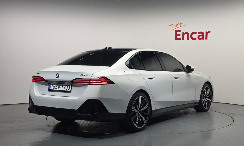 BMW 5-Series 530i xDrive M Sport, 2024