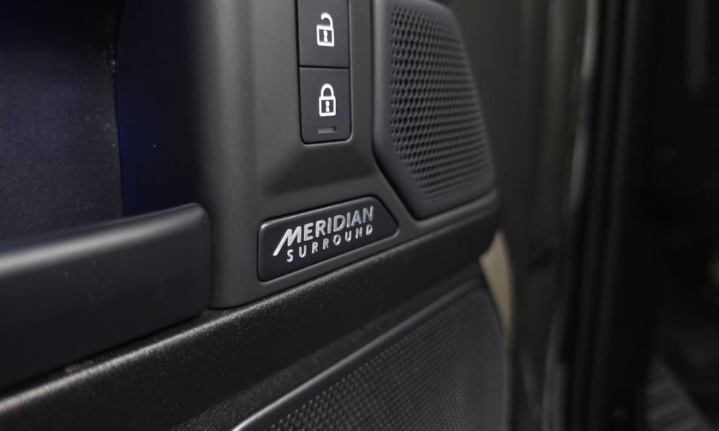 Land Rover Defender 110 P635 Octa Edition 1, 2025