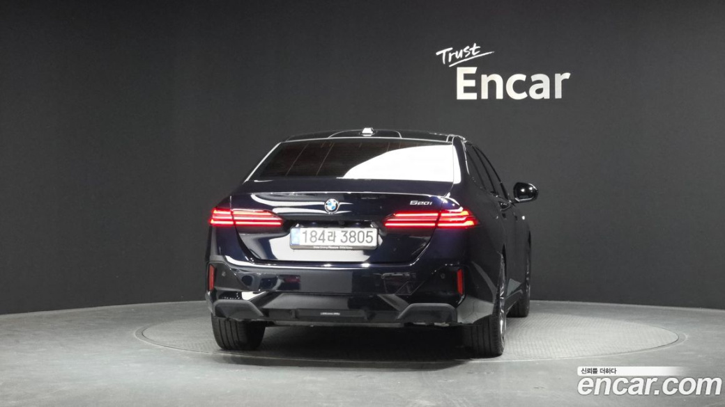 BMW 5-Series 520i M Sport, 2025