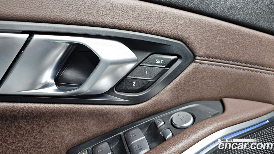 BMW 3-Series 320i Touring M Sports, 2022