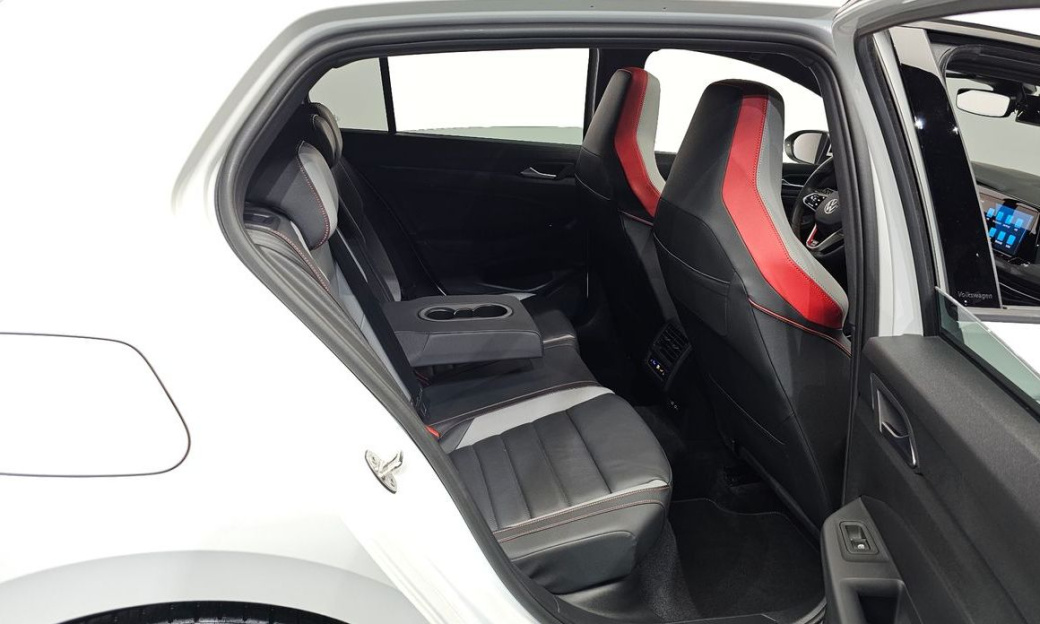Volkswagen Golf 2.0 GTI, 2024