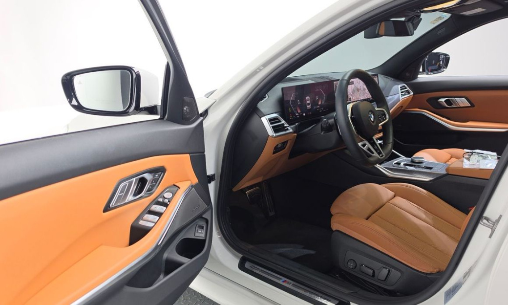 BMW 3-Series 320i M Sport, 2025