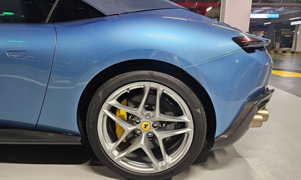 Ferrari Roma 3.9 Spider, 2025