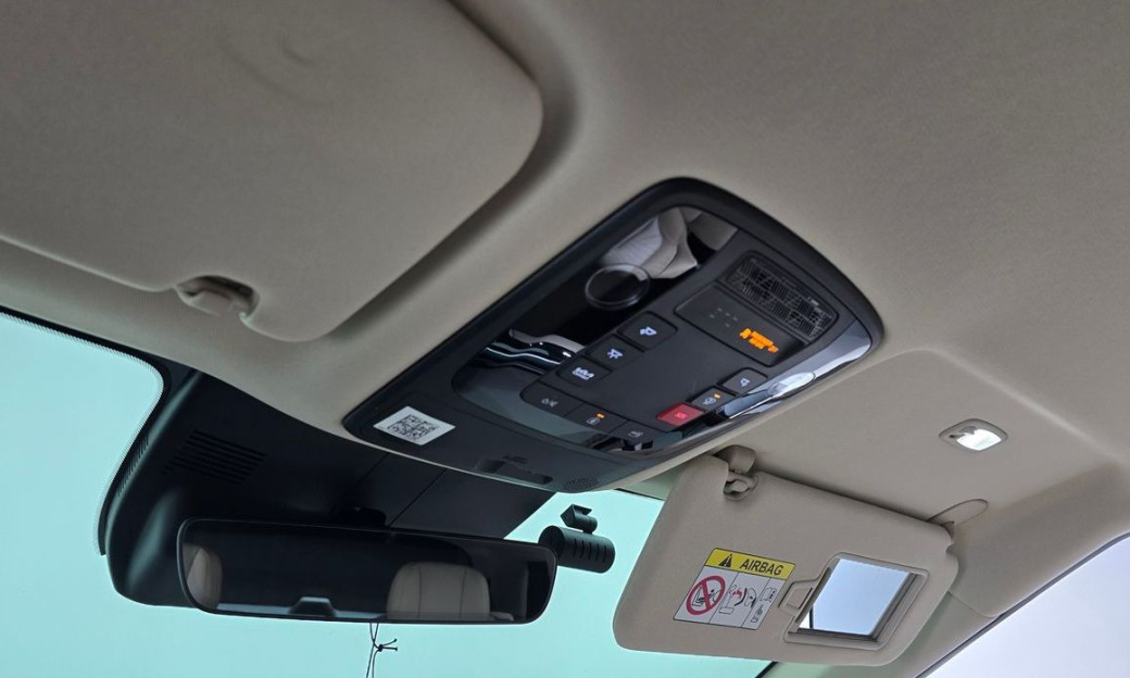 Kia Carnival 7-Seater Signature, 2024
