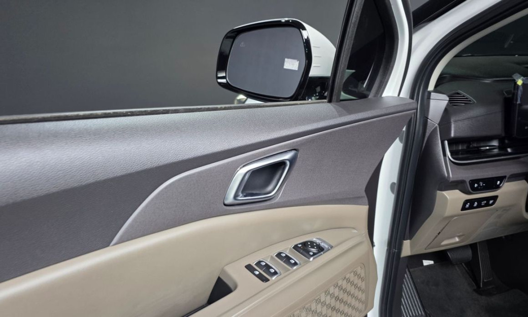 Kia Carnival 9-Seater Noblesse, 2024