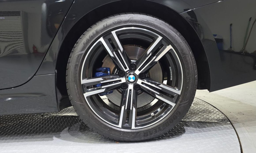 BMW 3-Series 320i M Sport, 2024