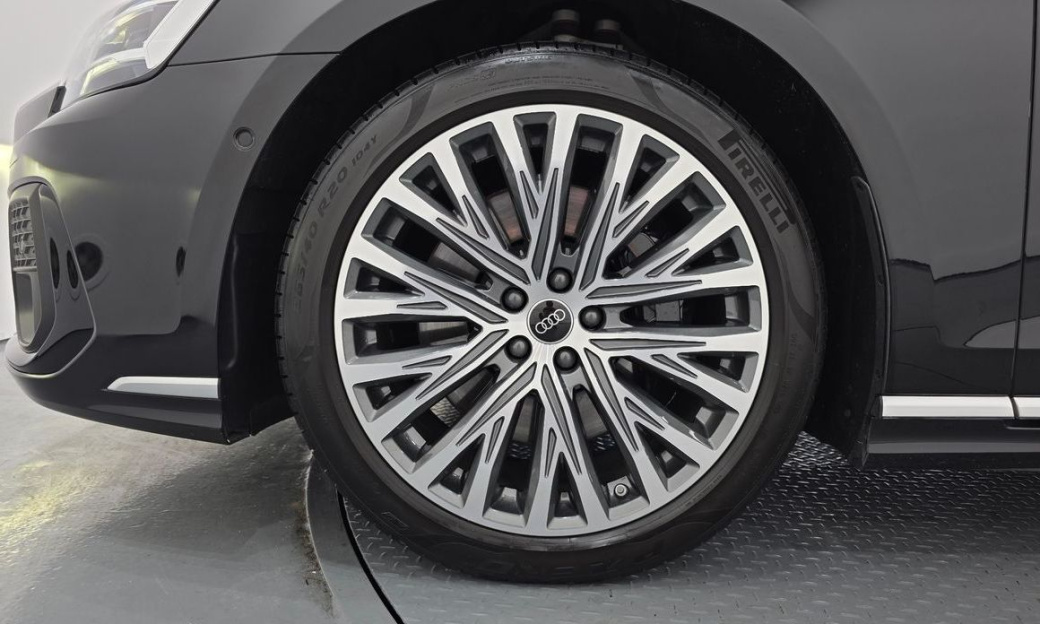 Audi A8 55 TFSI Quattro Premium LWB, 2023