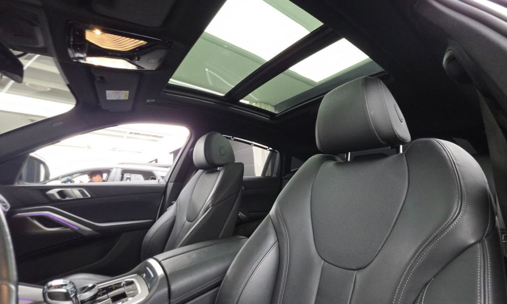 BMW X6 xDrive40i M Sport, 2022