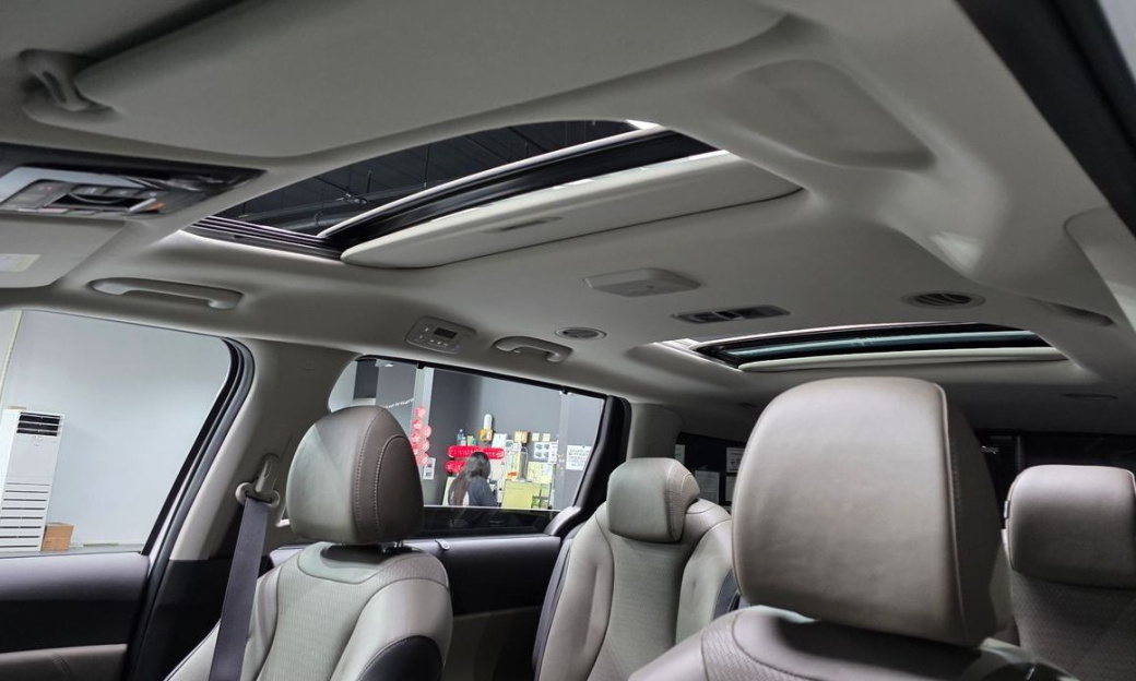Kia Carnival 9-Seater Signature, 2024