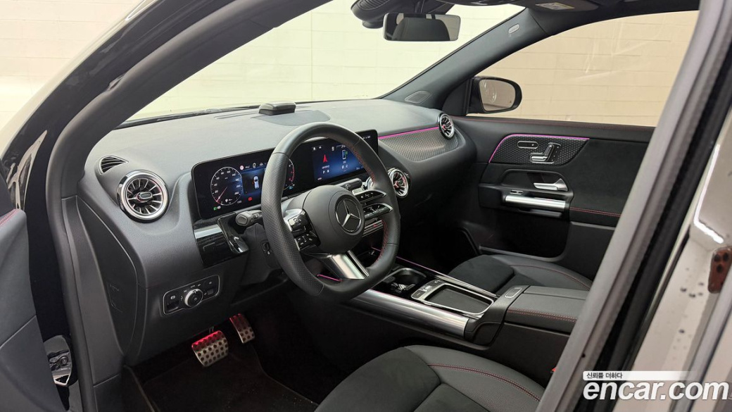Mercedes-Benz GLA-Class GLA250 4MATIC, 2025