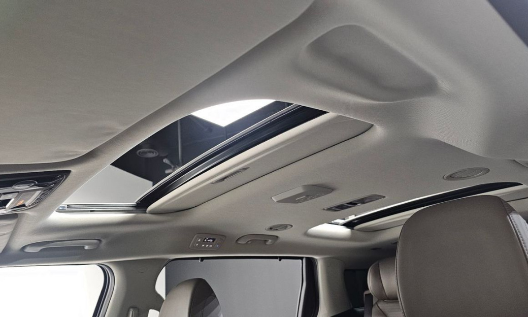 Kia Carnival 7-Seater Gravity, 2024