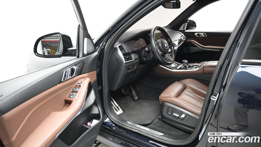 BMW X5 M50i, 2022