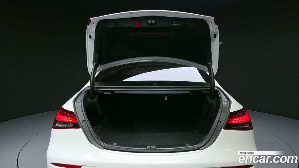 Mercedes-Benz E-Class E350 4MATIC AMG Line, 2022