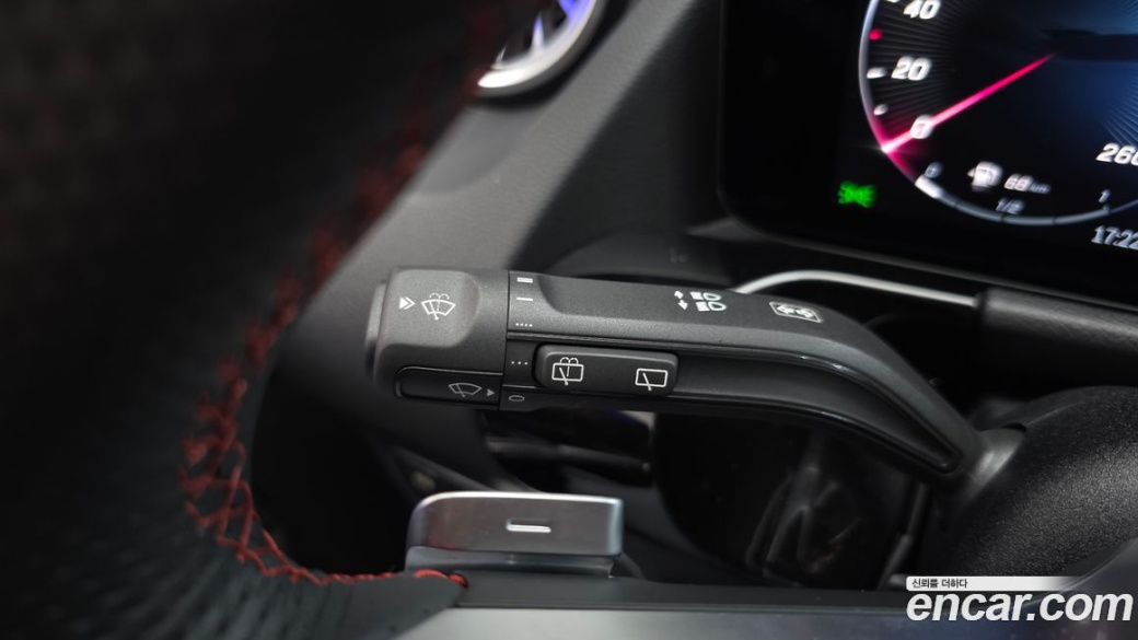Mercedes-Benz GLA-Class GLA250 4MATIC, 2025