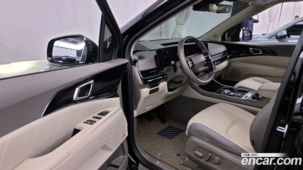 Kia Carnival 9-Seater Signature, 2025