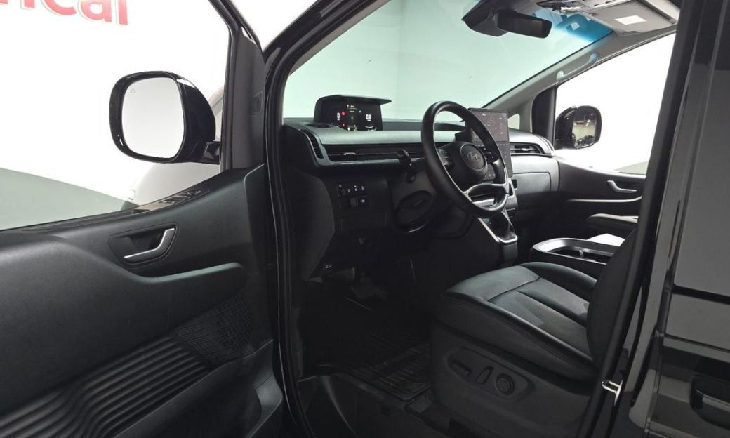 Hyundai Staria Cargo 5-Seater, 2025