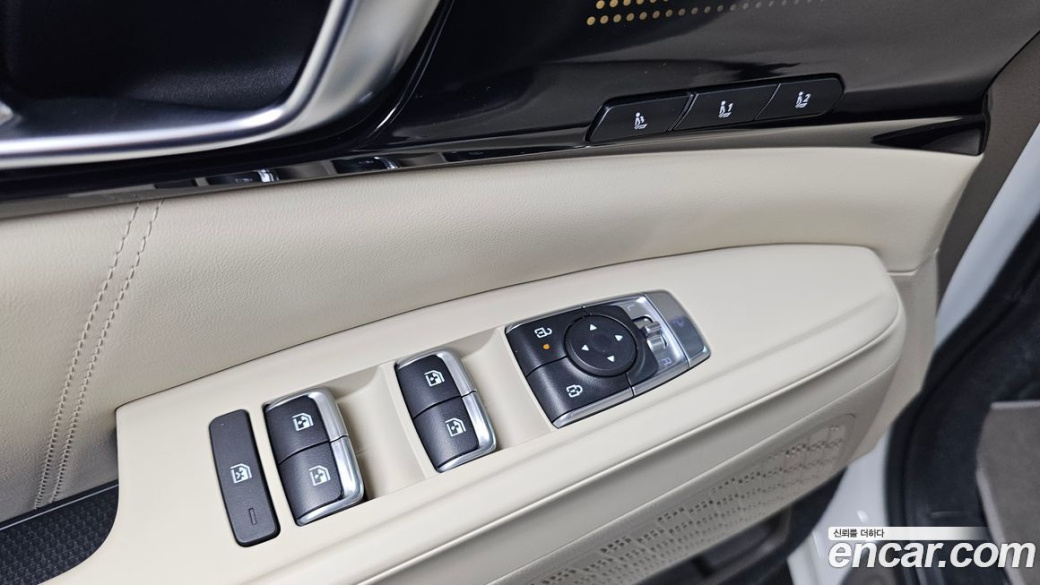 Kia Carnival 7-Seater Gravity, 2025