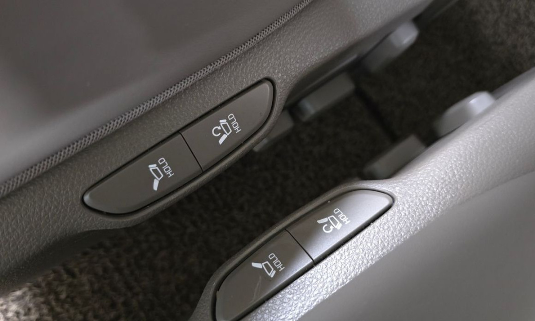 Kia Carnival 7-Seater Signature, 2022