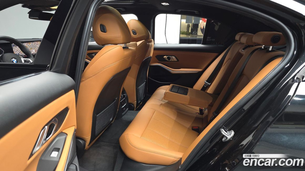 BMW 3-Series 320i M Sport, 2023