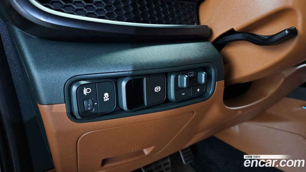 Kia Tasman 2.5T Gasoline 4WD, 2026