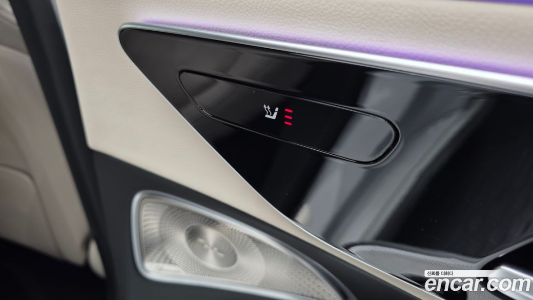 Mercedes-Benz E-Class E300 4MATIC AMG Line, 2025