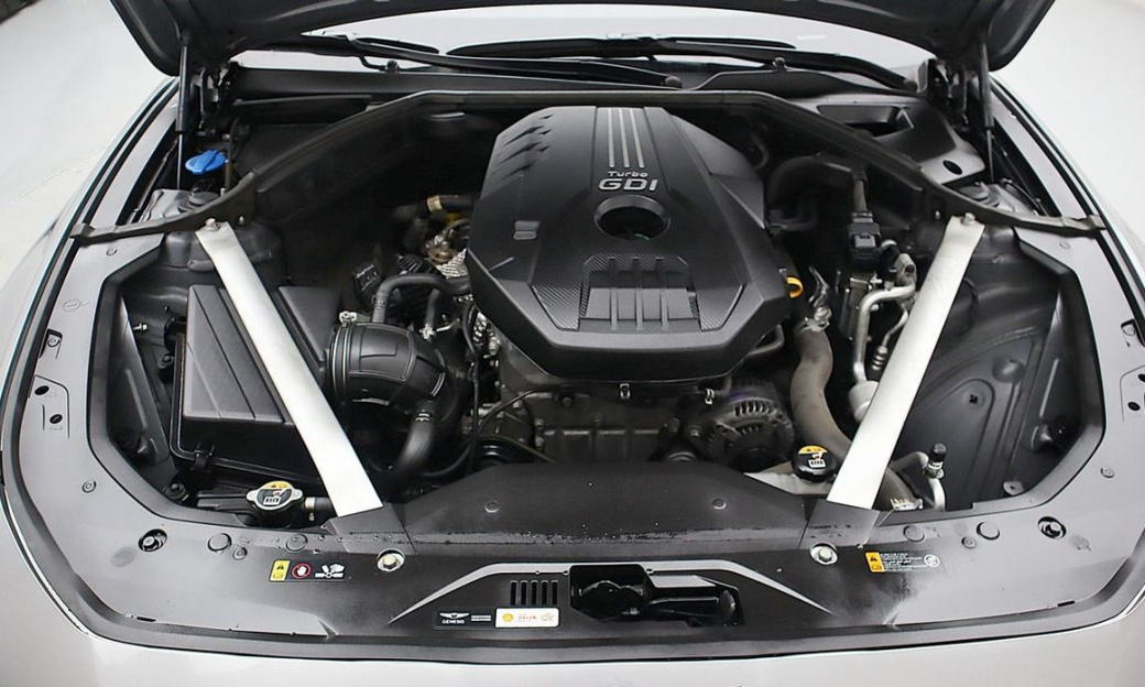 Genesis G70 Gasoline 2.0T 4WD, 2022