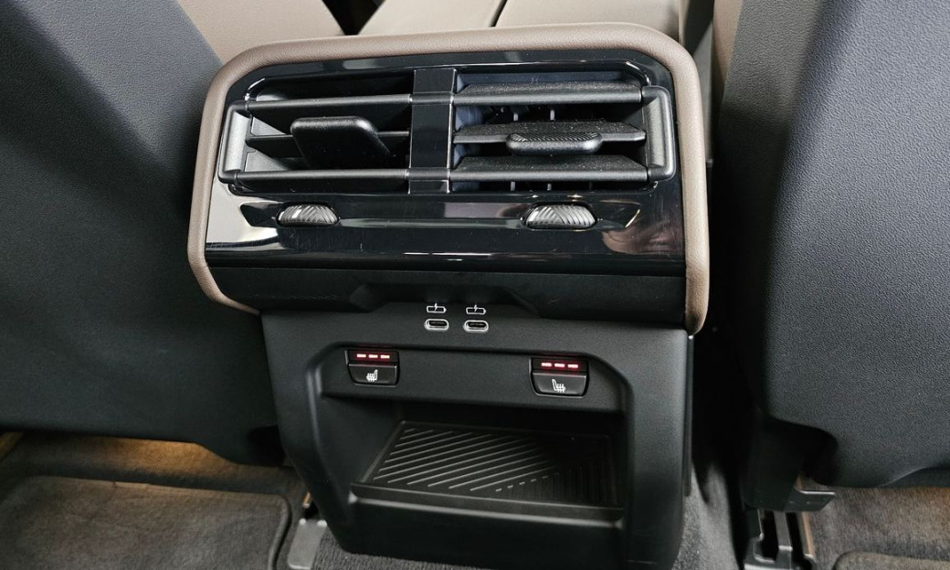 BMW 5-Series 523d, 2024