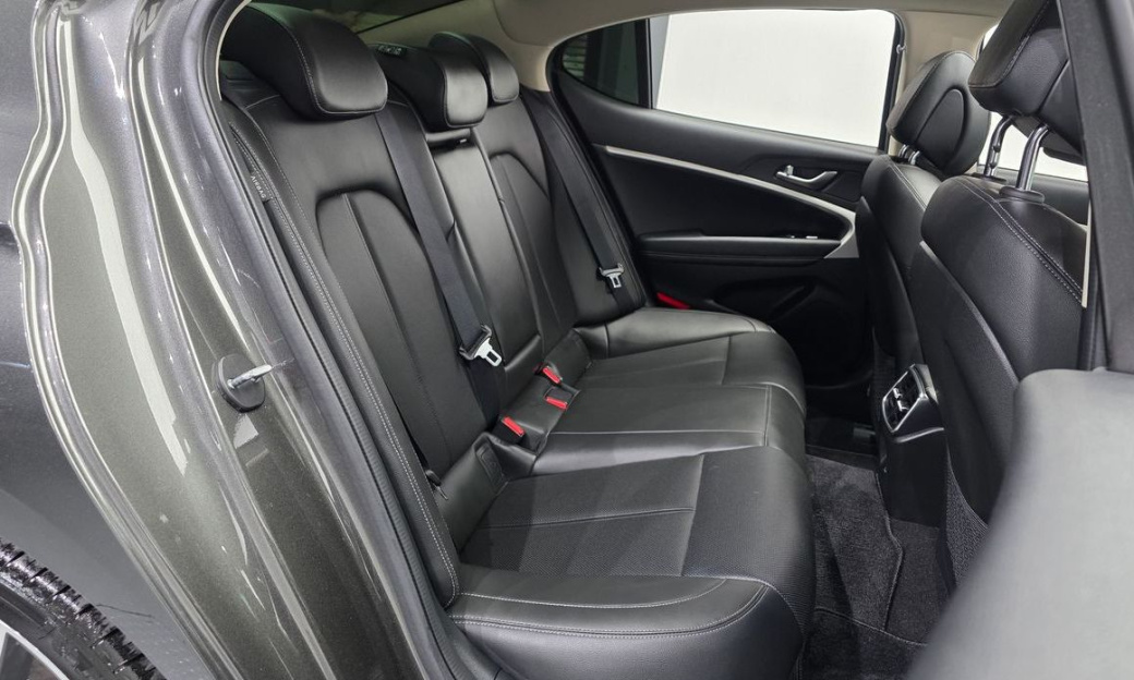 Genesis G70 Gasoline 2.5T 2WD, 2025