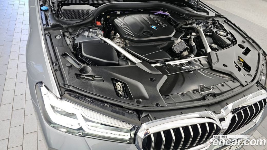 BMW 5-Series 523d M Sport, 2023