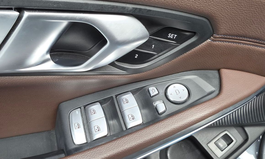 BMW 3-Series 320i Touring Luxury, 2022