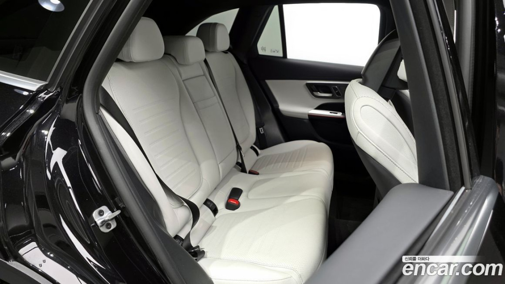 Mercedes-Benz GLC-Class GLC 300 4MATIC Avantgarde, 2025