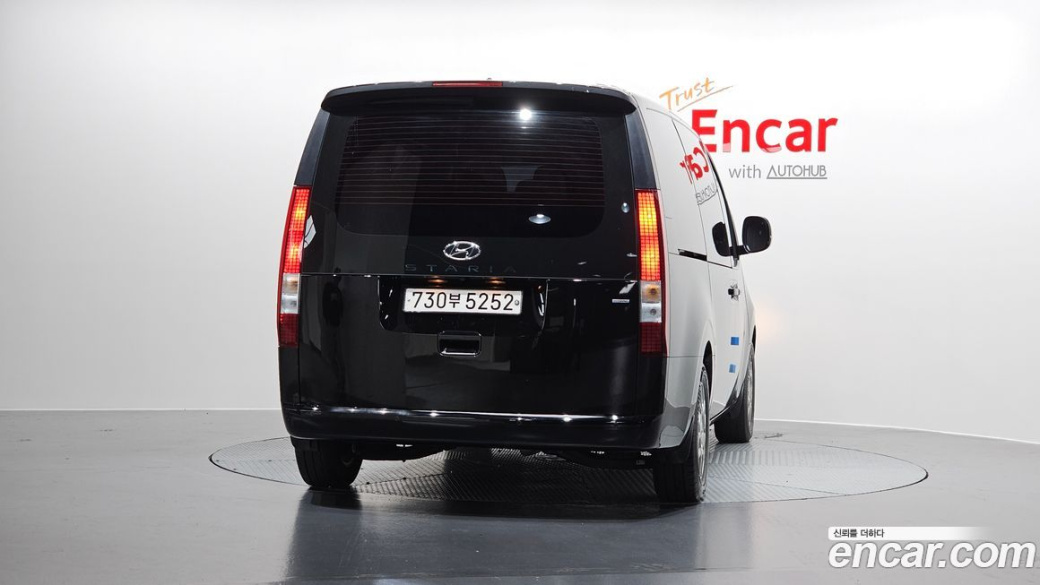 Hyundai Staria 4WD Tourer 11-Seater, 2024