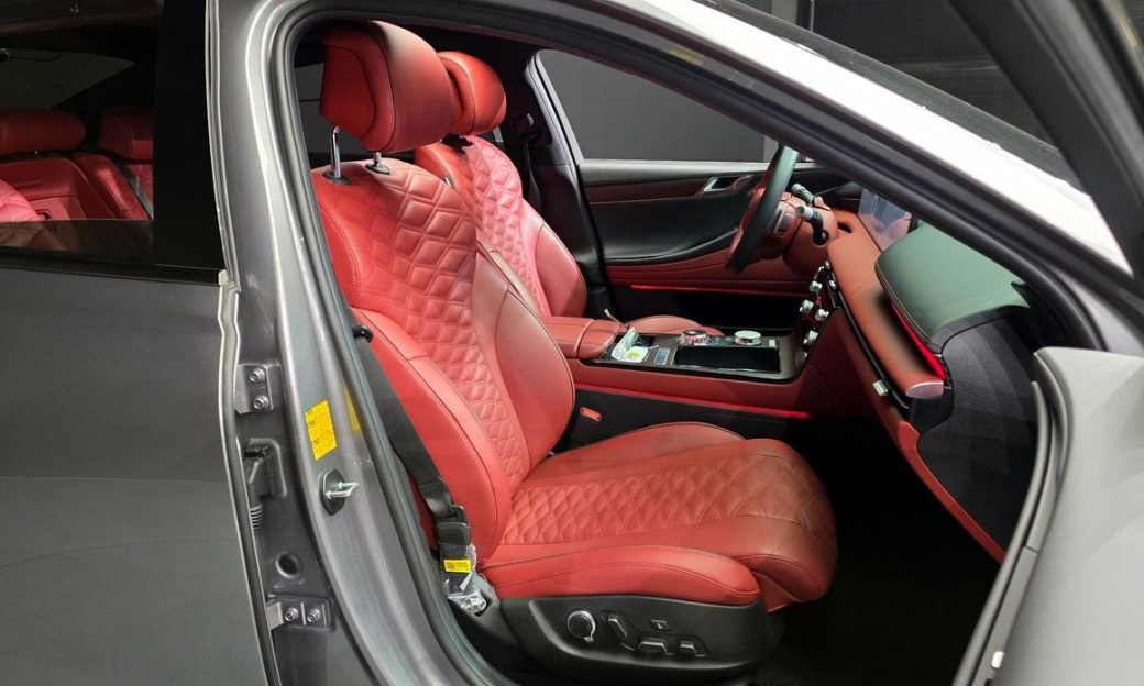 Genesis G80 Gasoline 2.5 Turbo AWD, 2025