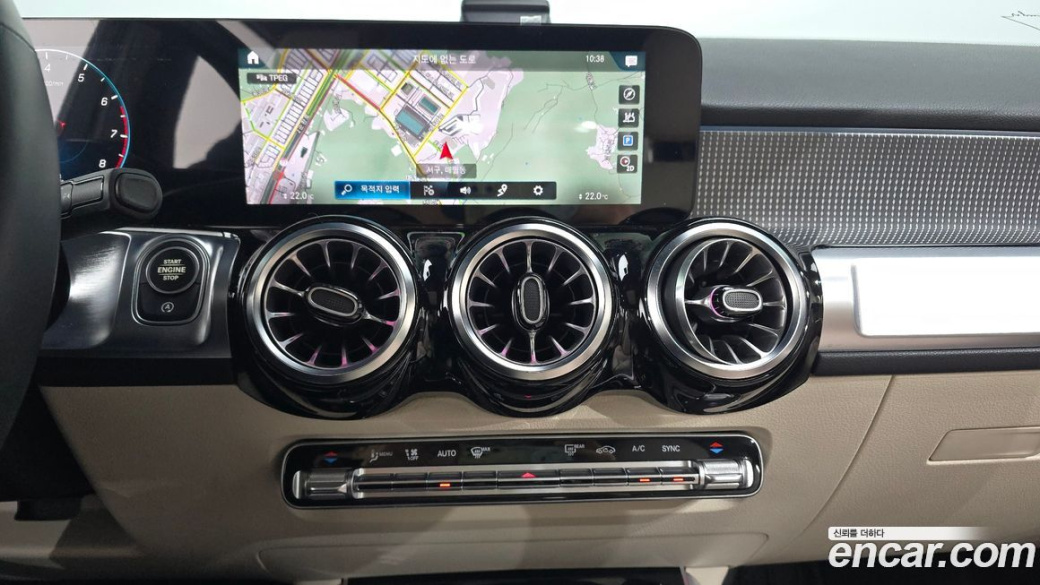 Mercedes-Benz GLB-Class GLB220, 2021