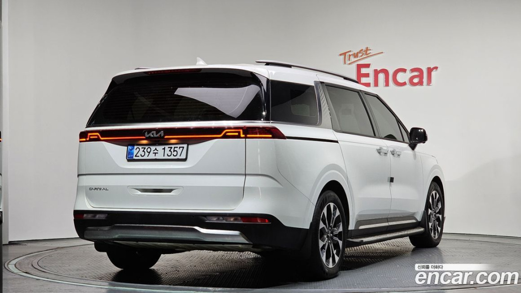 Kia Carnival 9-Seater Signature, 2023