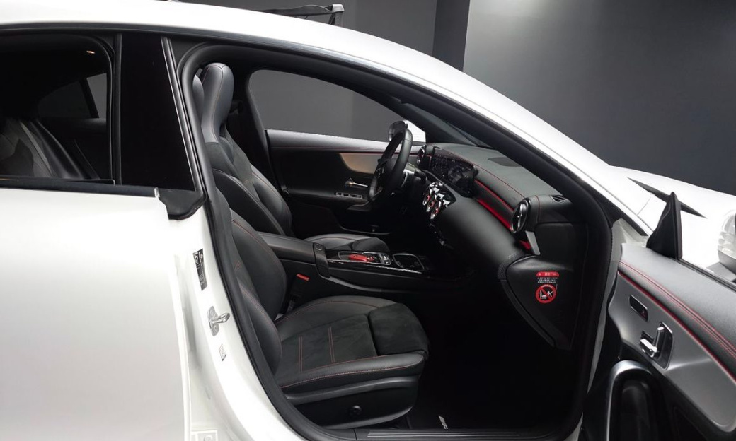 Mercedes-Benz CLA-Class CLA250 4MATIC, 2025