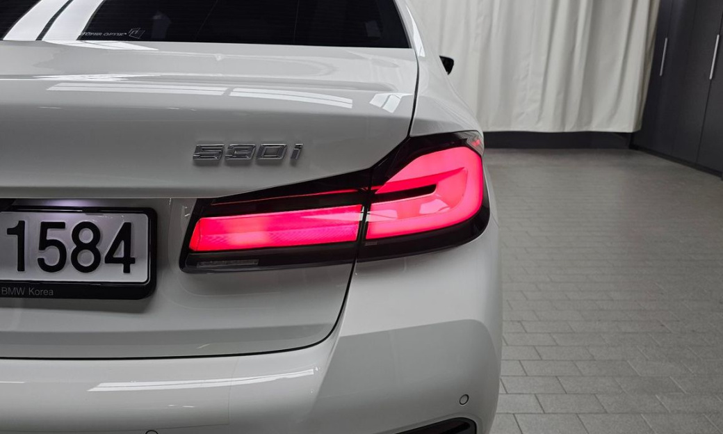 BMW 5-Series 530i M Sport Package, 2023