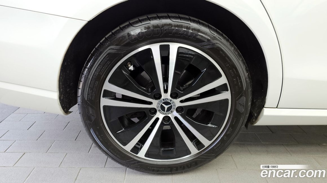 Mercedes-Benz E-Class E250 Avantgarde, 2022