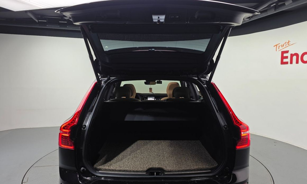 Volvo XC60 B5 Inscription, 2022